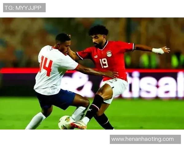 足球场上的传奇霸主:那些令人瞩目的足球明星名字解析与背后故事 足球场上的传奇霸主:那些令人瞩目的足球明星名字解析与背后故事